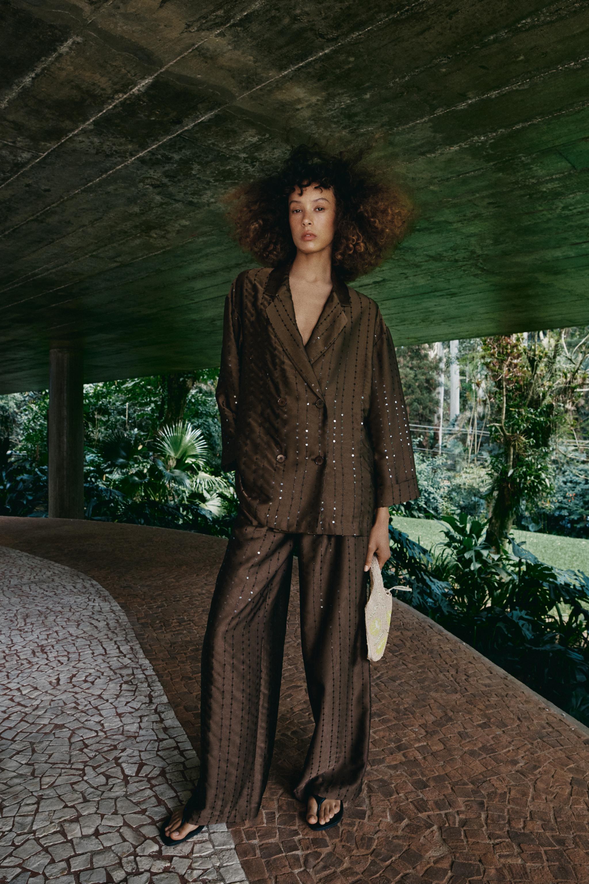 VESTE À PAILLETTES ET BOUTONNAGE CROISÉ